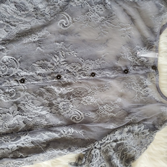 Women's tops pre-owned - Picture 4 of 4